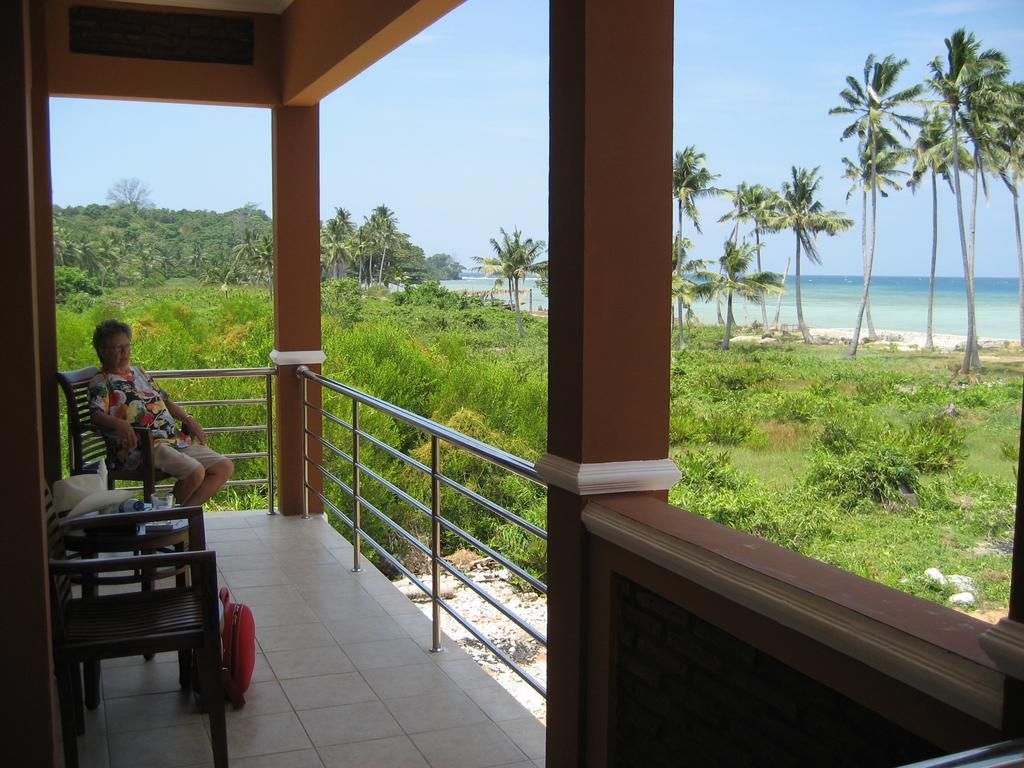 Escape Karimunjawa Hotell Semarang Exteriör bild